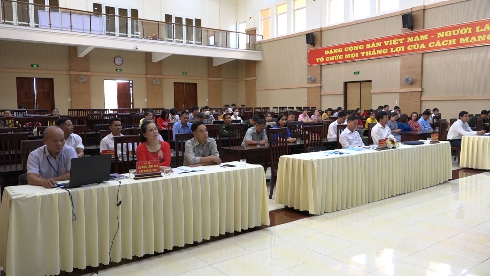 Huyện Ia H’Drai tổ chức tọa đàm kỷ niệm 40 năm ngày Nhà giáo Việt Nam